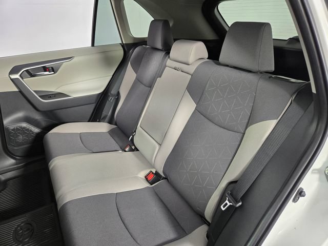 Used 2025 Toyota RAV4 XLE AWD/4WD image 21