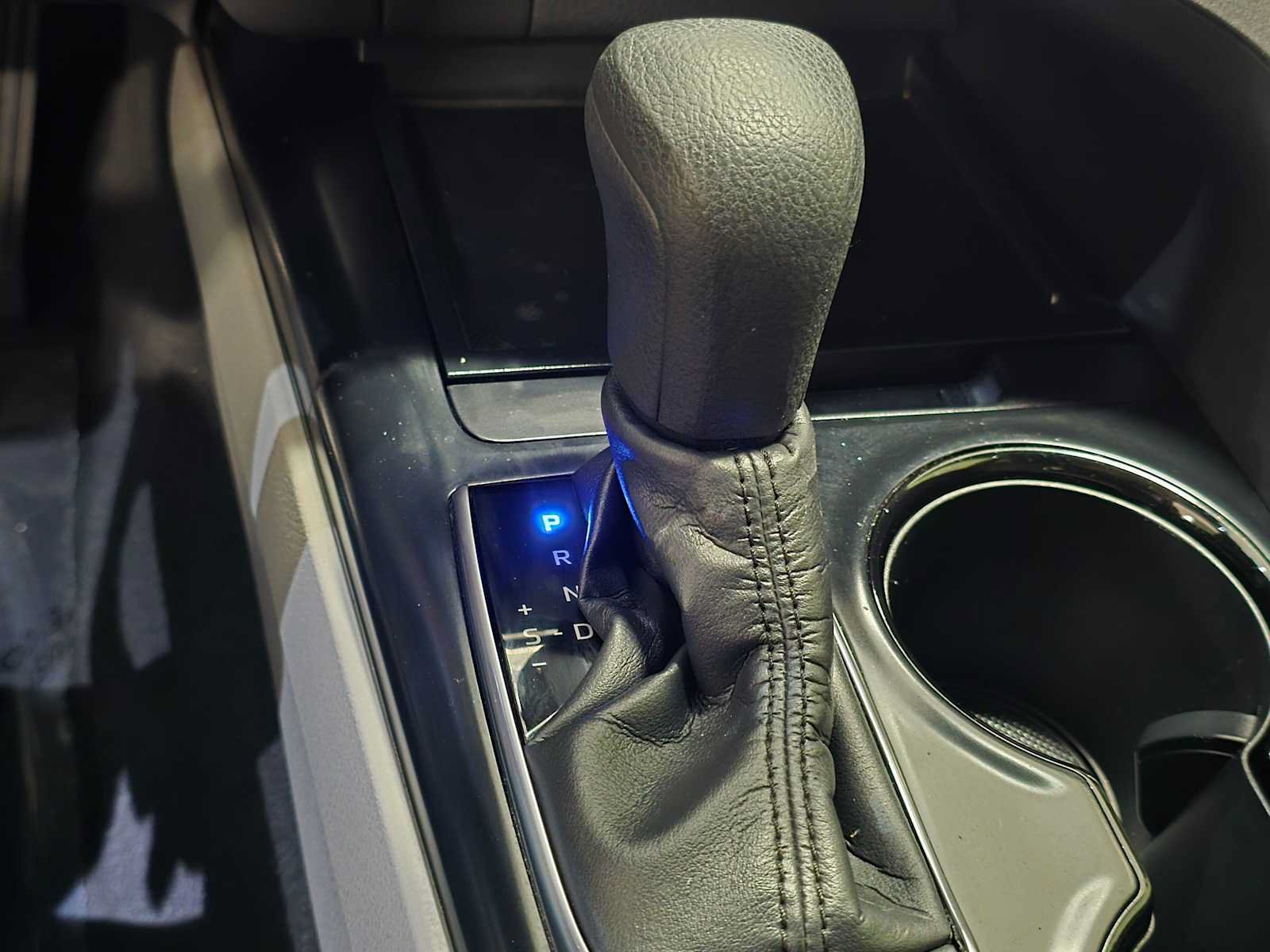 Used 2018 Toyota Camry LE FWD image 15