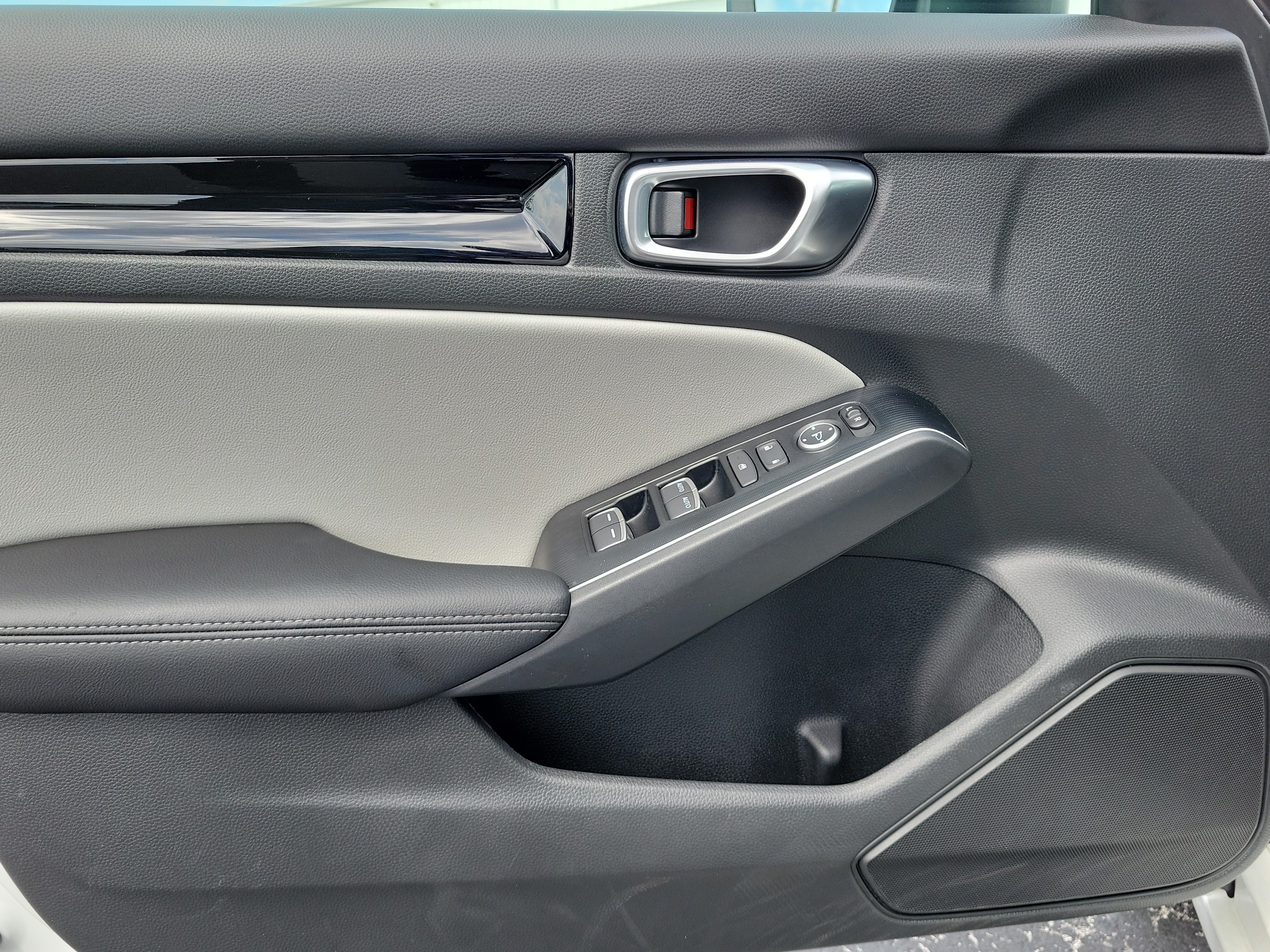 Used 2025 Honda Civic Sport Touring image 11