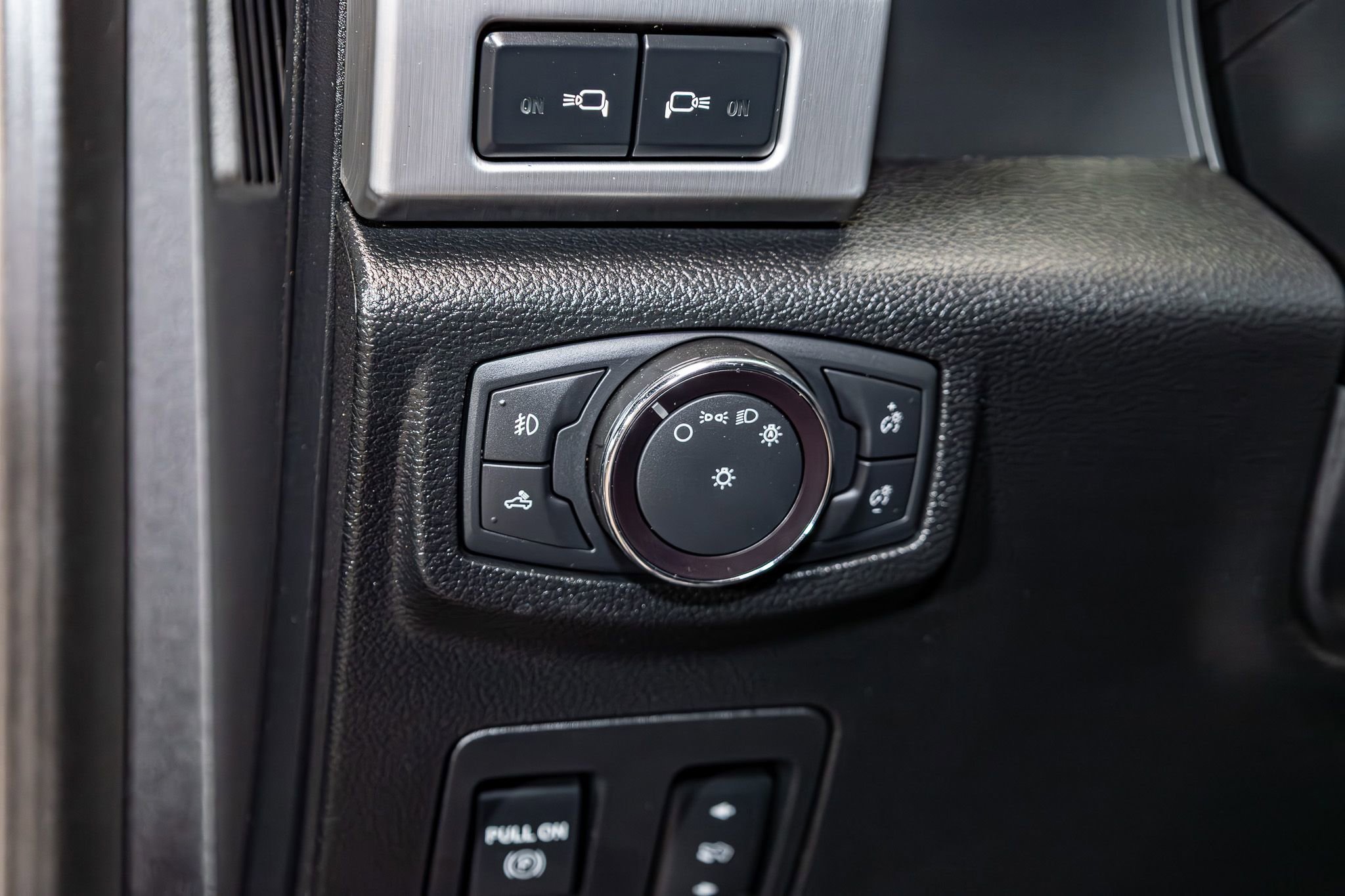 Used 2019 Ford F150 Platinum w/ Equipment Group 701A Luxury AWD/4WD image 21