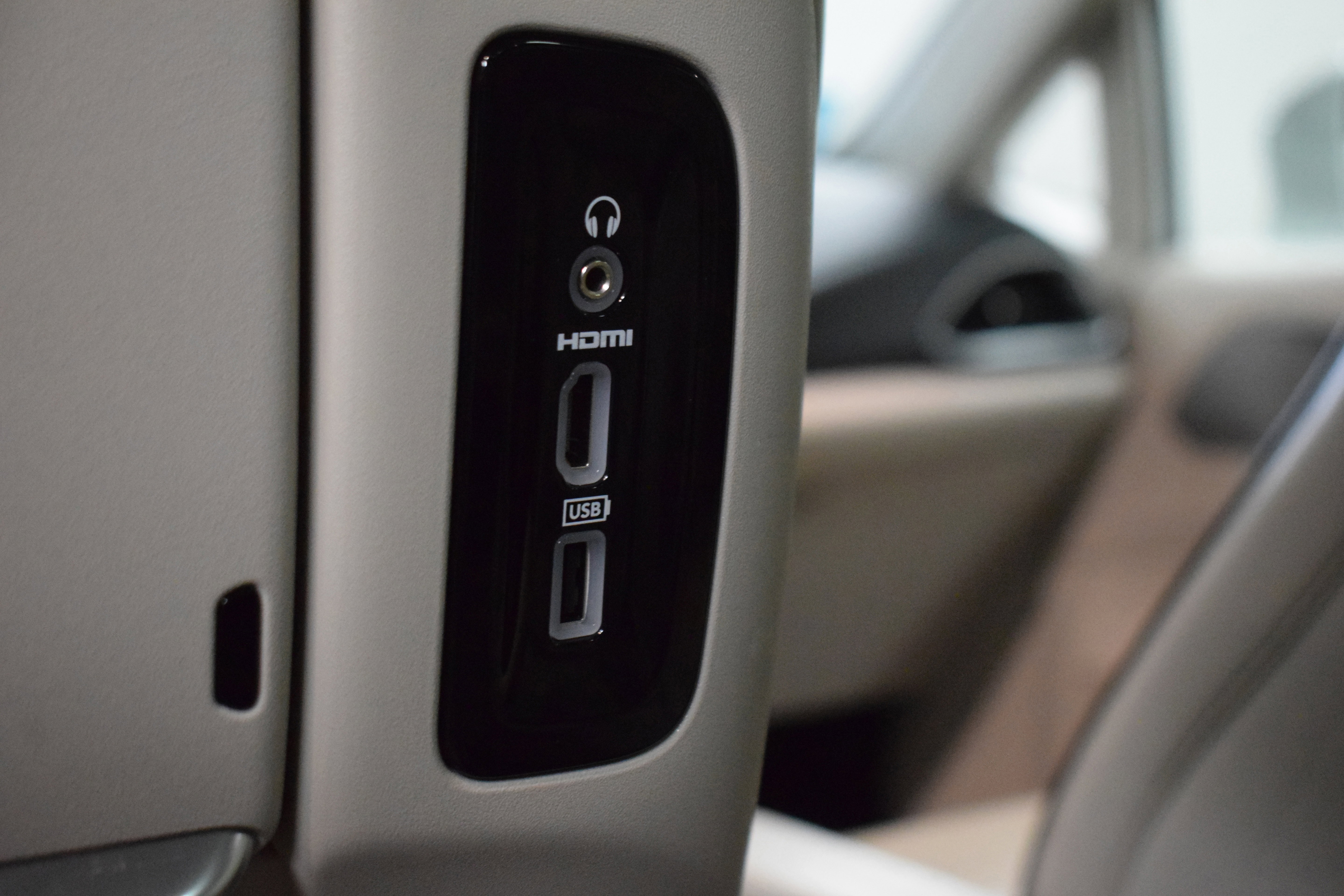 Used 2017 Chrysler Pacifica Platinum image 10