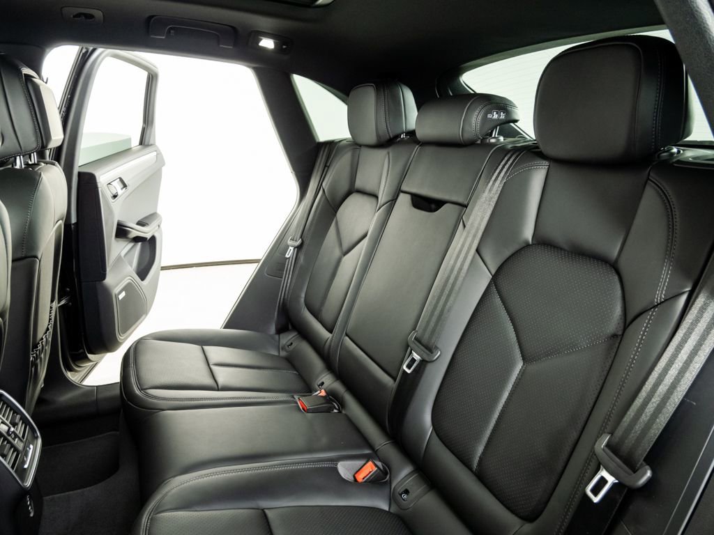 New 2026 Porsche Macan S image 22