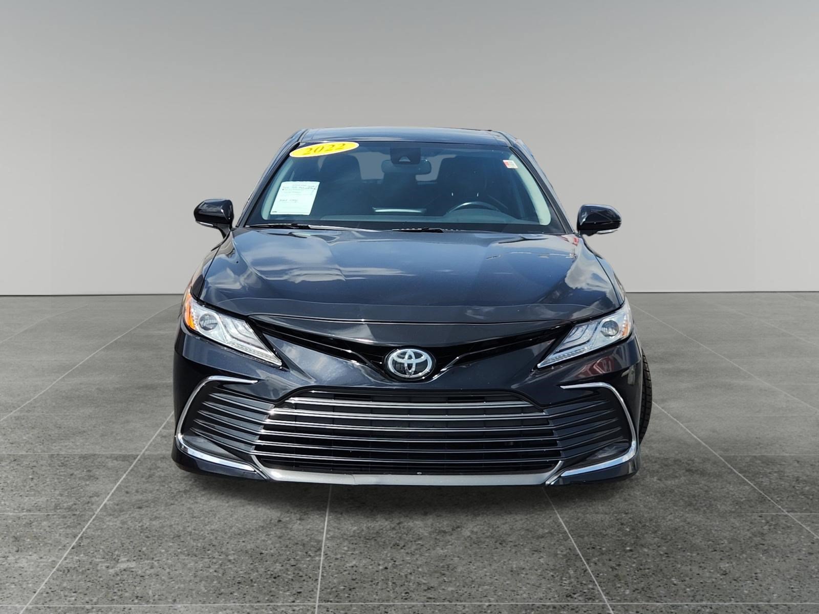 Certified 2022 Toyota Camry XLE FWD image 2