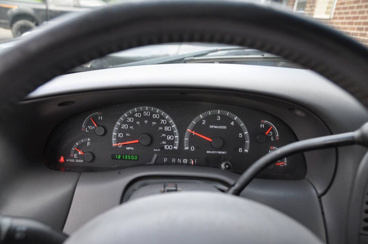 Used 2003 Ford F150 XLT RWD image 27