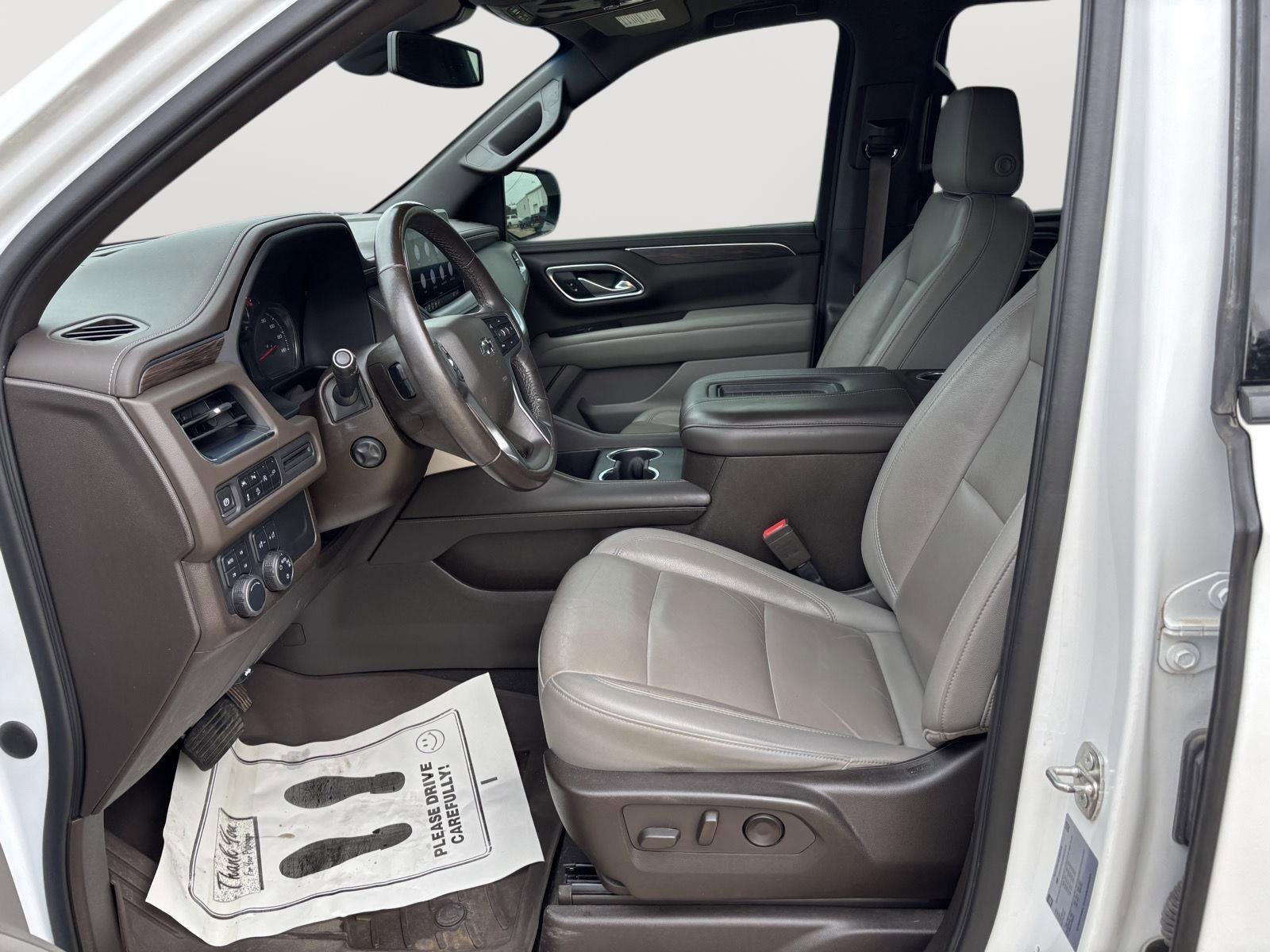 Used 2021 Chevrolet Suburban Z71 w/ Luxury Package image 16