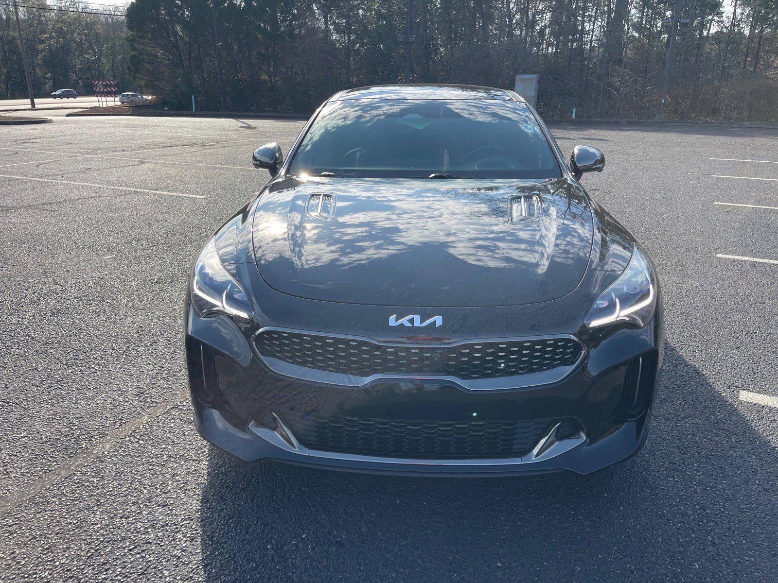 Used 2022 Kia Stinger GT2 image 2
