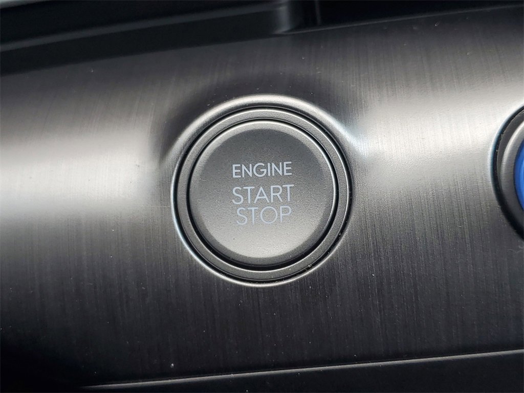 Used 2025 Hyundai Kona SEL image 28