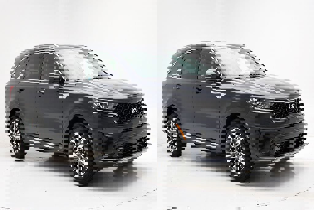 Used 2023 Kia Sorento EX image 3