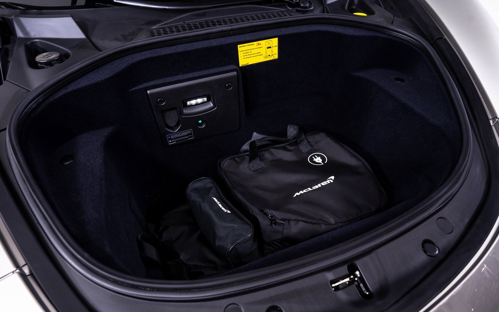 Used 2025 McLaren Artura Spider image 23