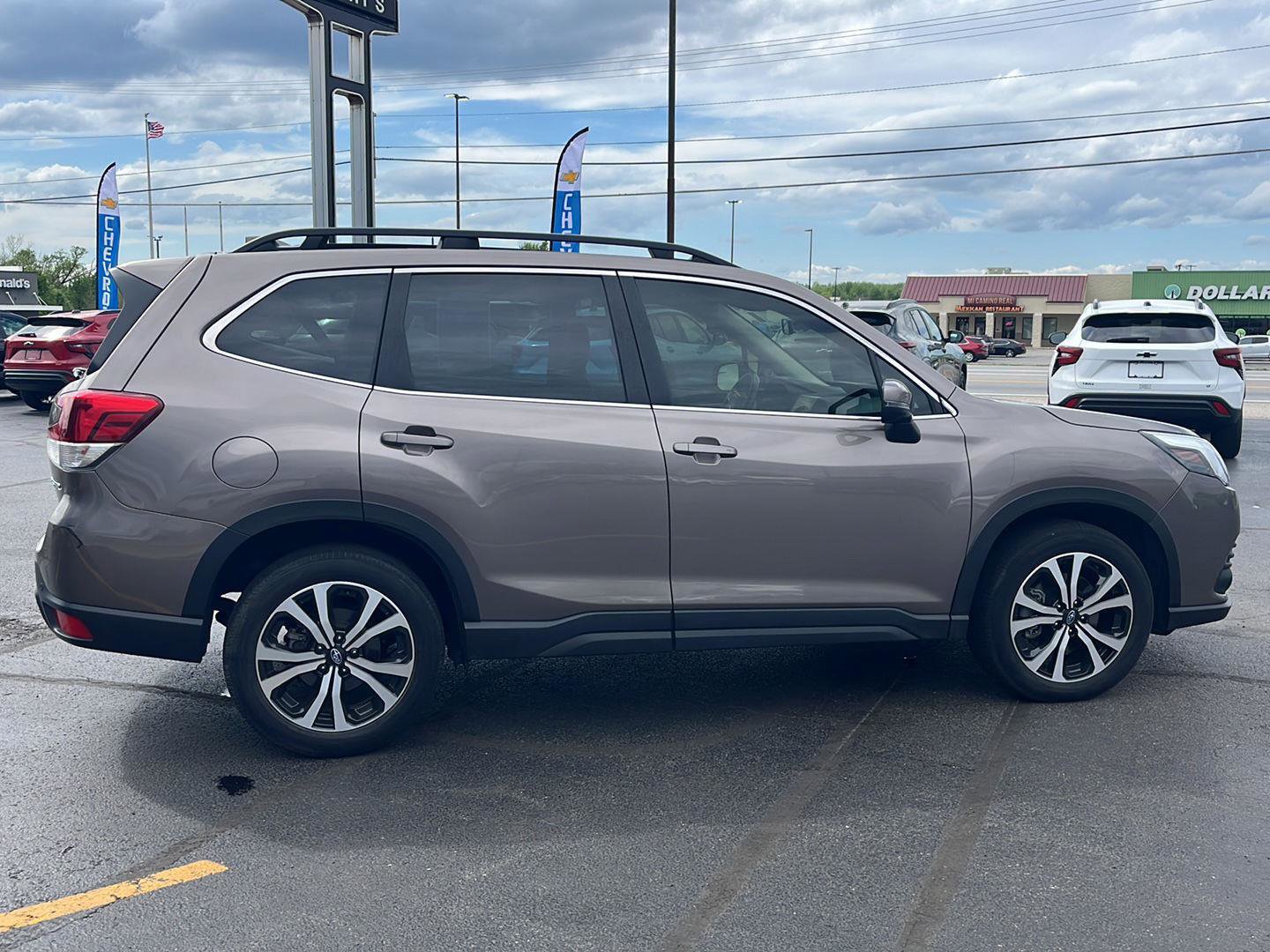 Used 2023 Subaru Forester Limited image 6