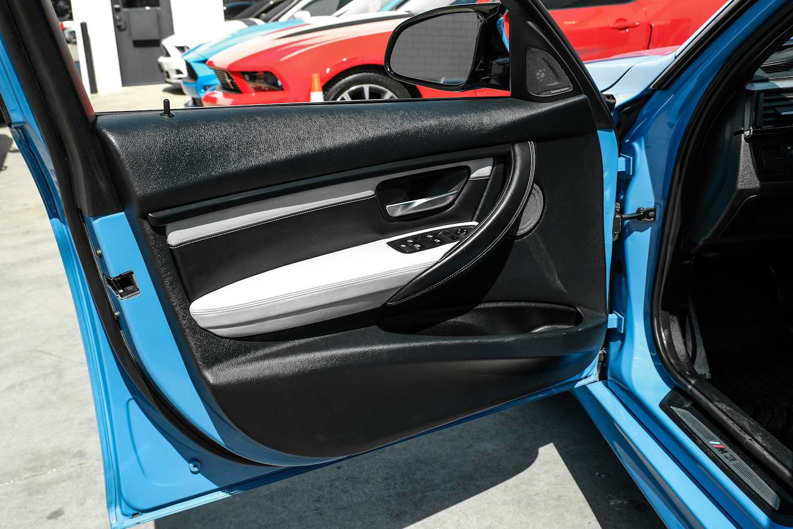 Used 2015 BMW M3 RWD image 40