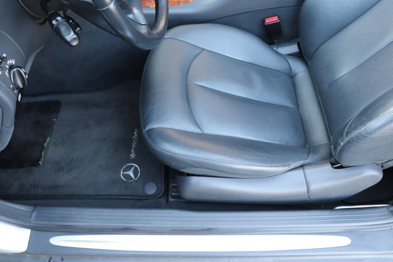 Used 2005 Mercedes-Benz CLK 320 Cabriolet image 35