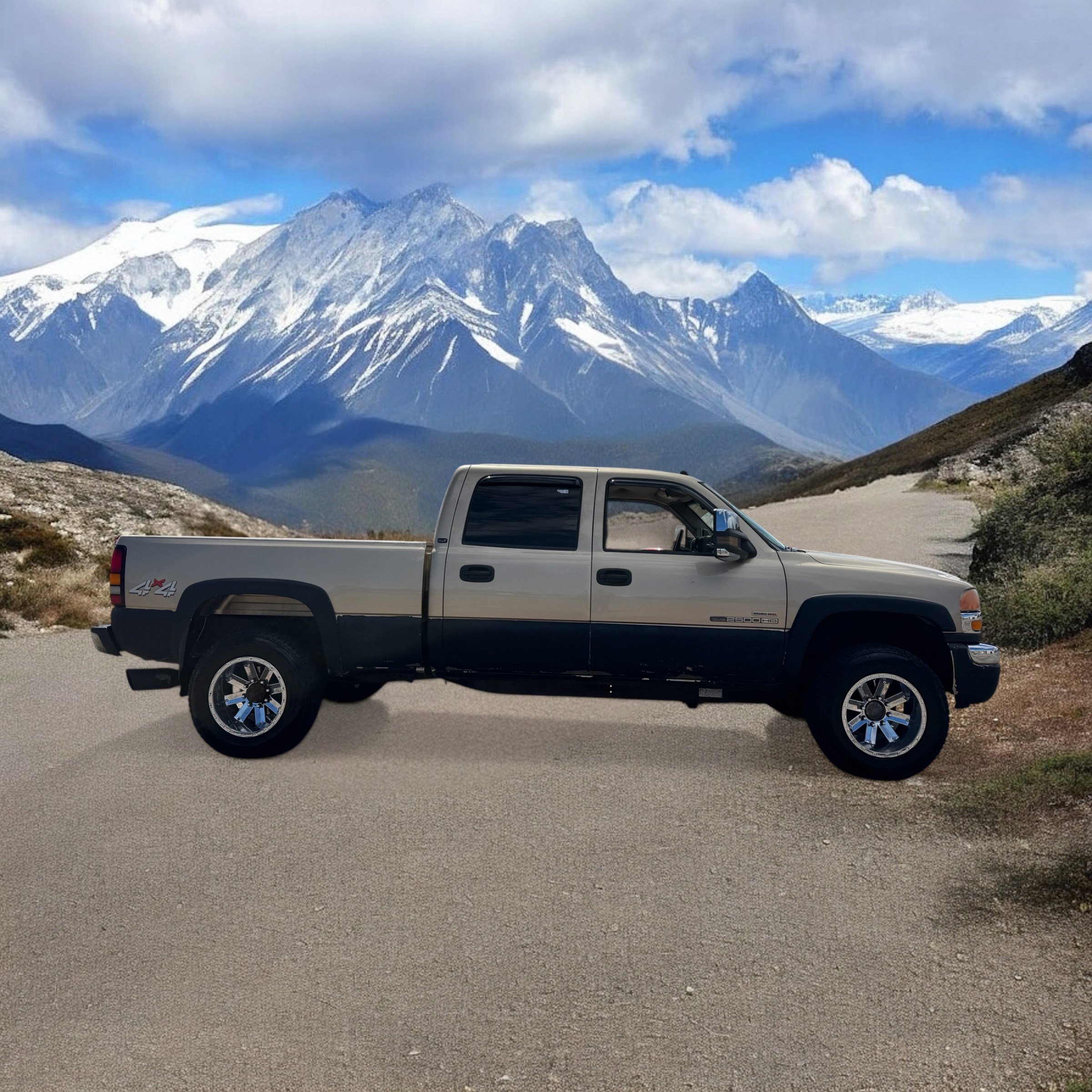 Used 2005 GMC Sierra 2500 SLT w/ Heavy-Duty Power Package image 6