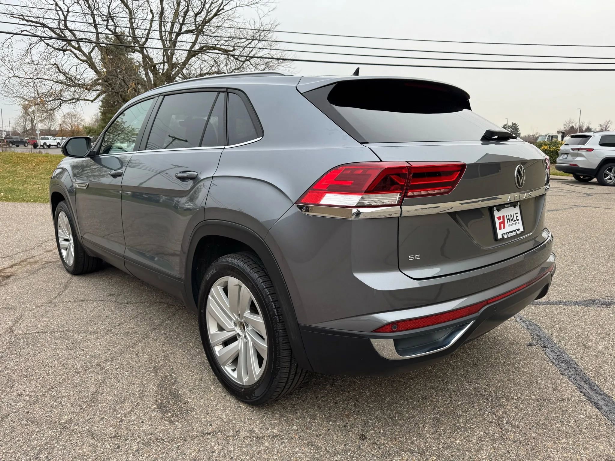 Used 2020 Volkswagen Atlas Cross Sport SE w/ Panoramic Sunroof Package image 7