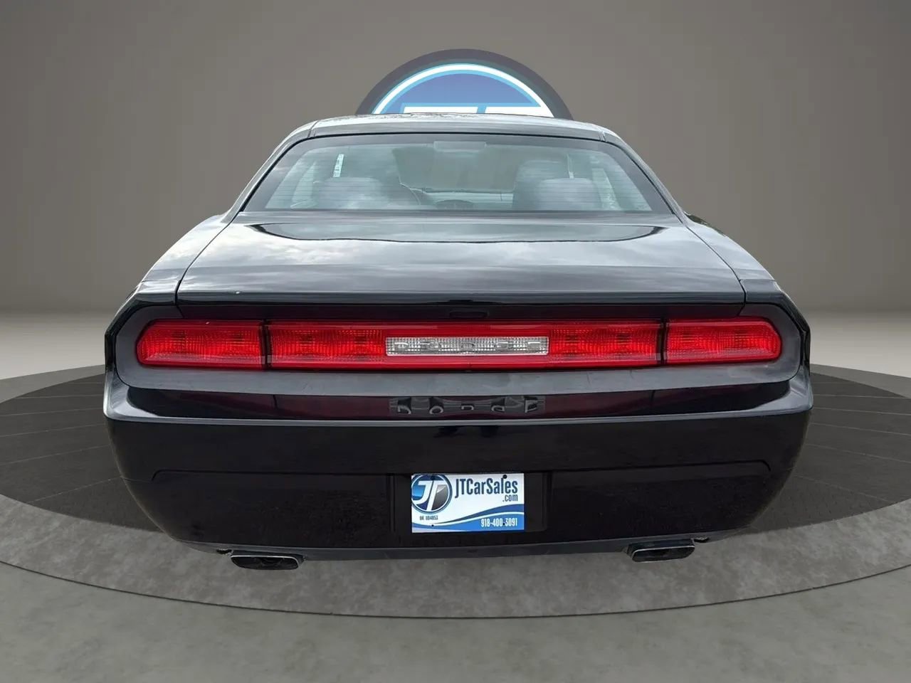 Used 2014 Dodge Challenger SXT RWD image 9