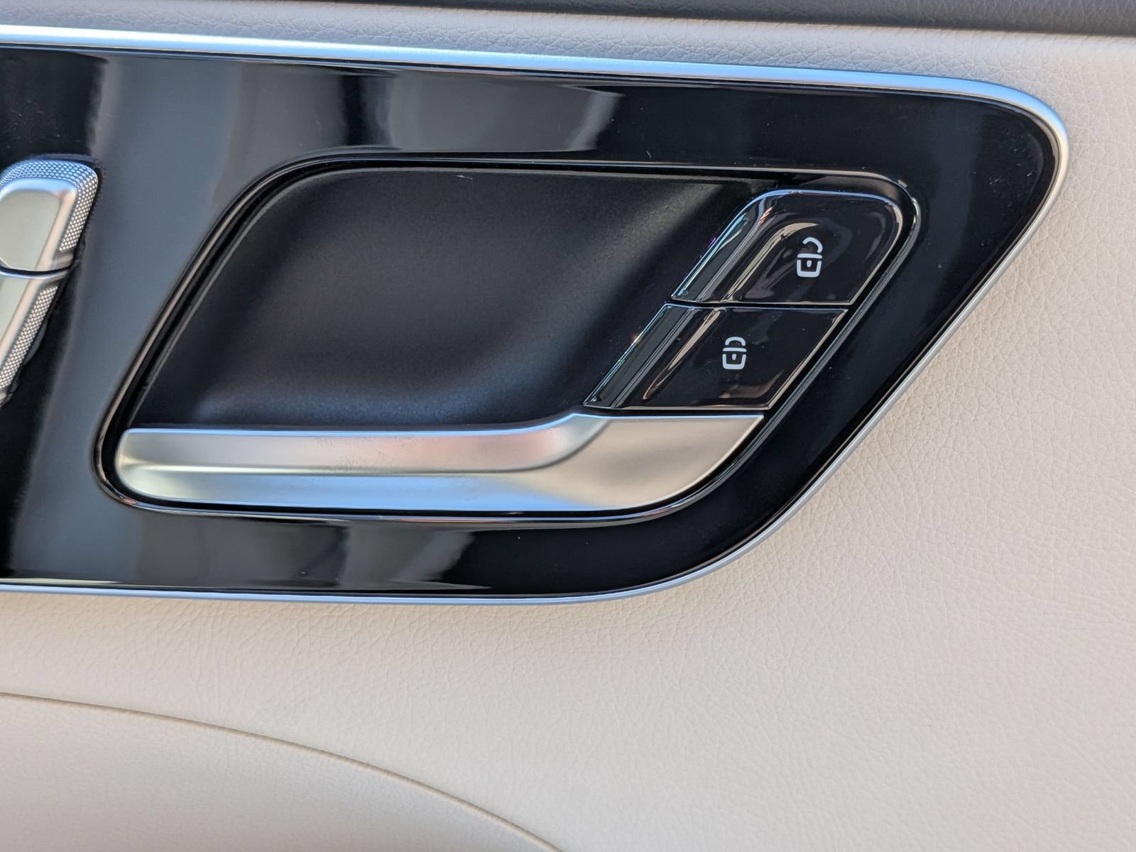 Used 2023 Mercedes-Benz C 300 4MATIC Sedan image 35