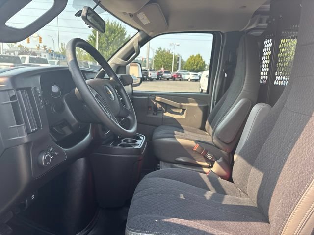 Used 2025 Chevrolet Express 2500 w/ Driver Convenience Package RWD image 9