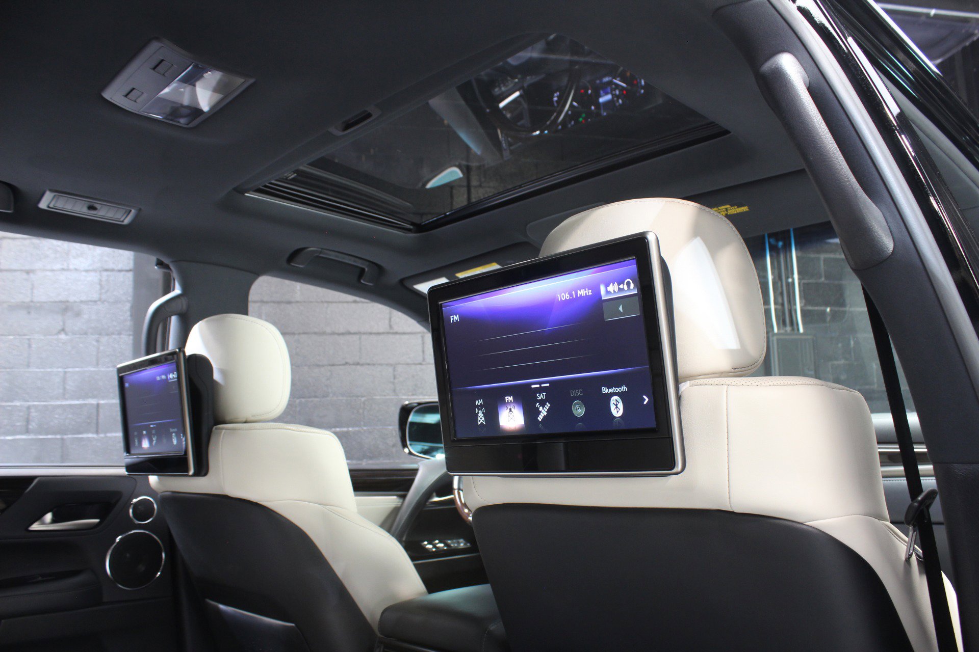 Used 2019 Lexus LX 570 Three-Row Inspiration Series w w/ Inspiration Series image 43