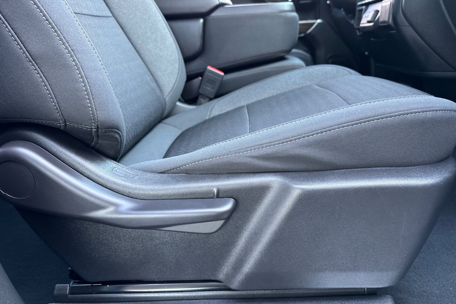 Used 2022 Chevrolet Silverado 1500 LT image 23