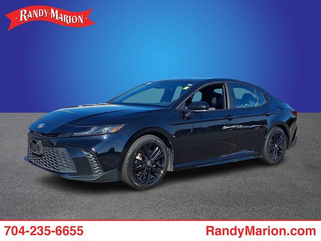 Used 2025 Toyota Camry SE FWD image 1