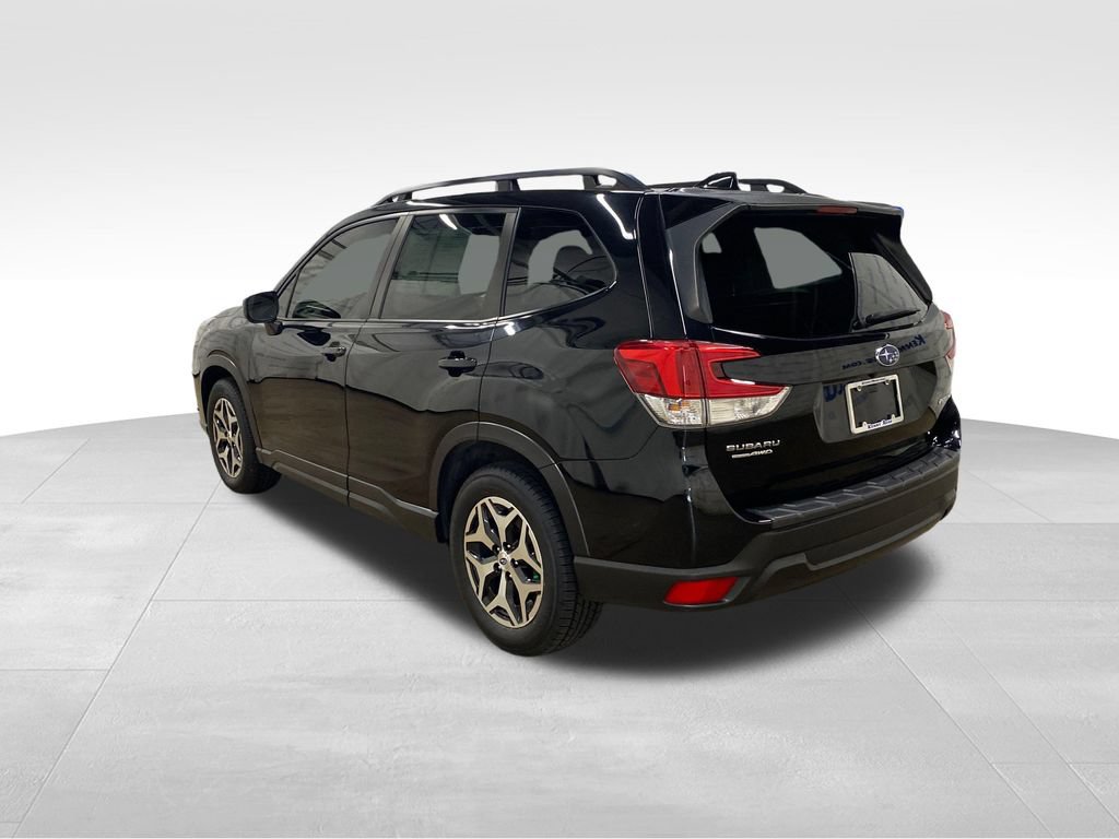 Certified 2022 Subaru Forester Premium AWD/4WD image 2