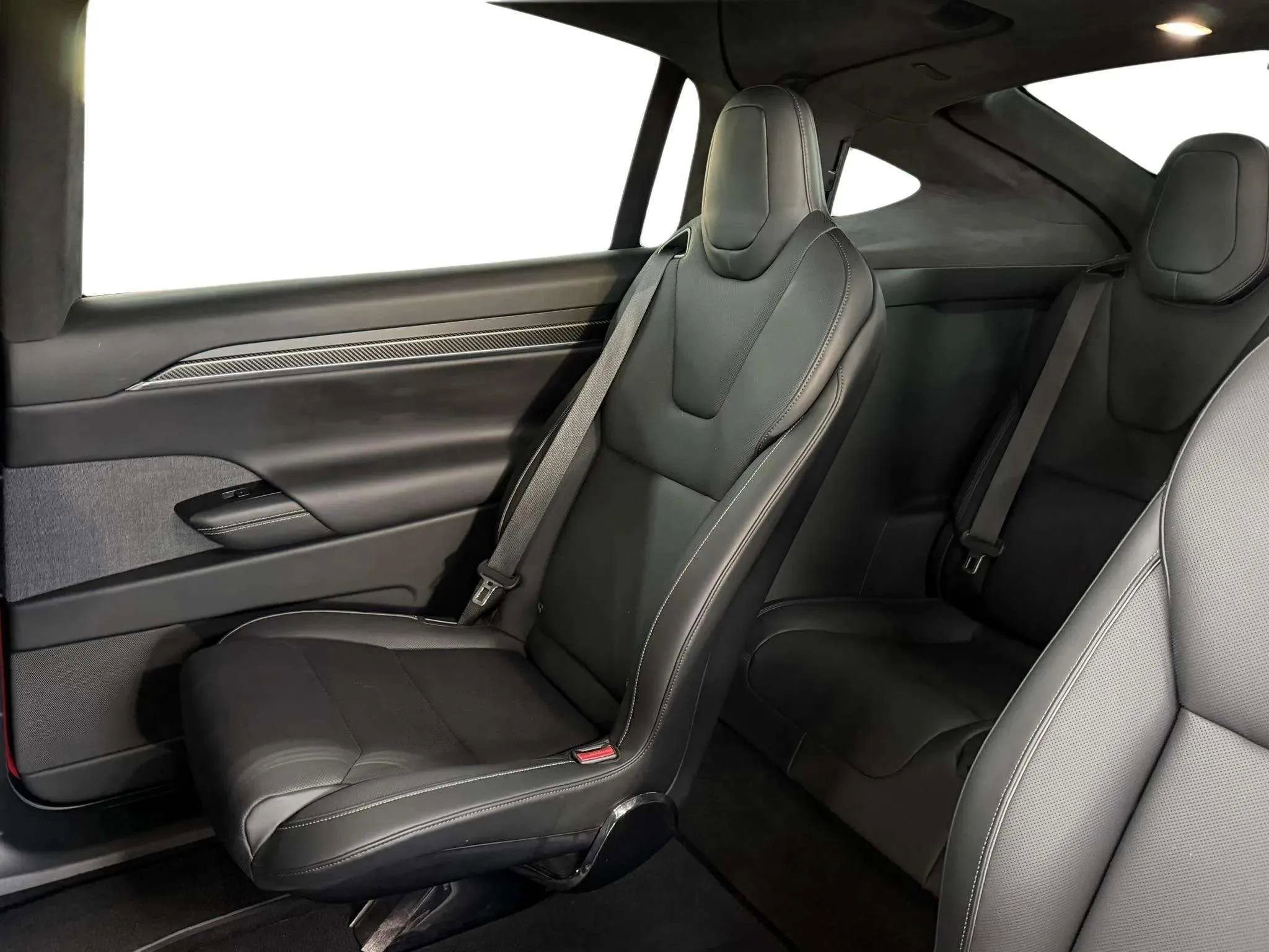 Used 2022 Tesla Model X Plaid image 16