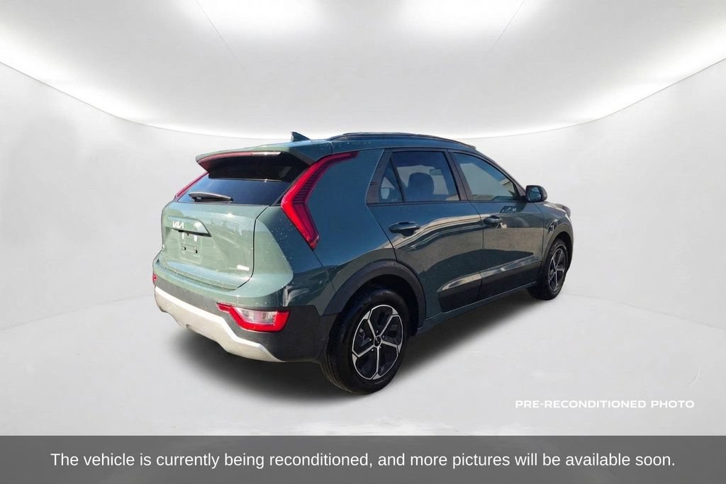 Used 2025 Kia Niro EX FWD image 6