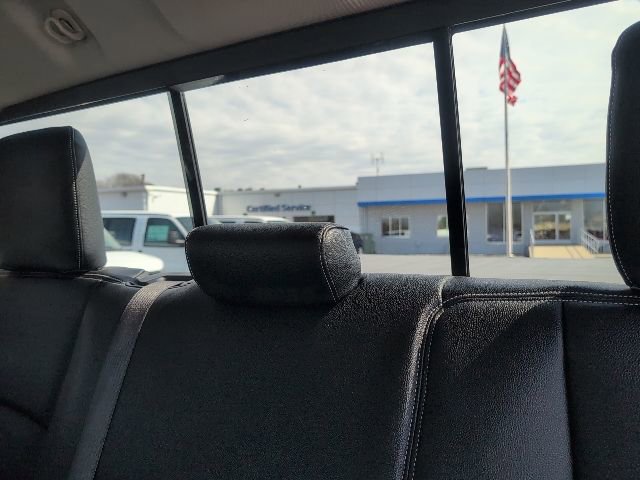 Used 2018 RAM 1500 Classic SLT AWD/4WD image 34