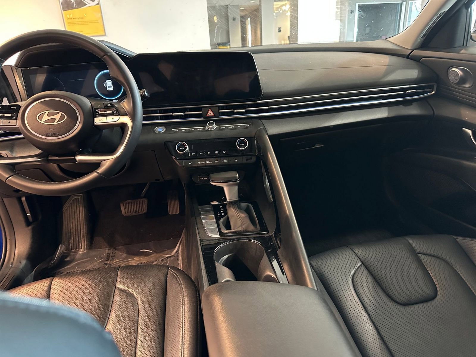 Used 2025 Hyundai Elantra Limited image 35