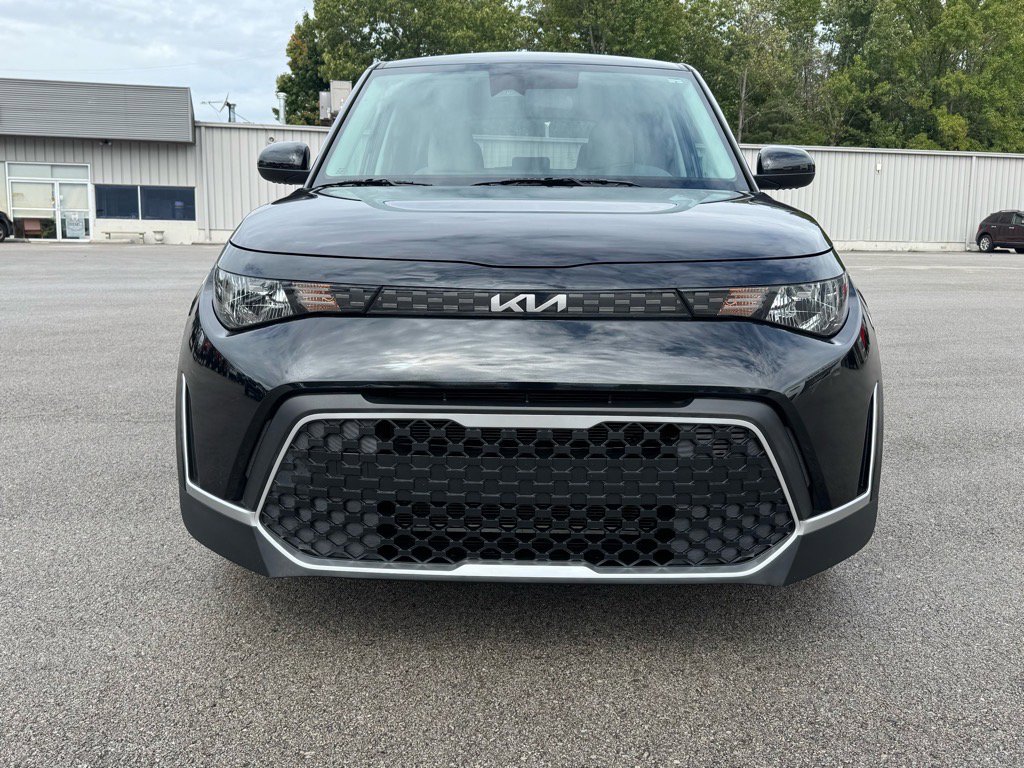 Used 2023 Kia Soul LX w/ LX Technology Package image 3