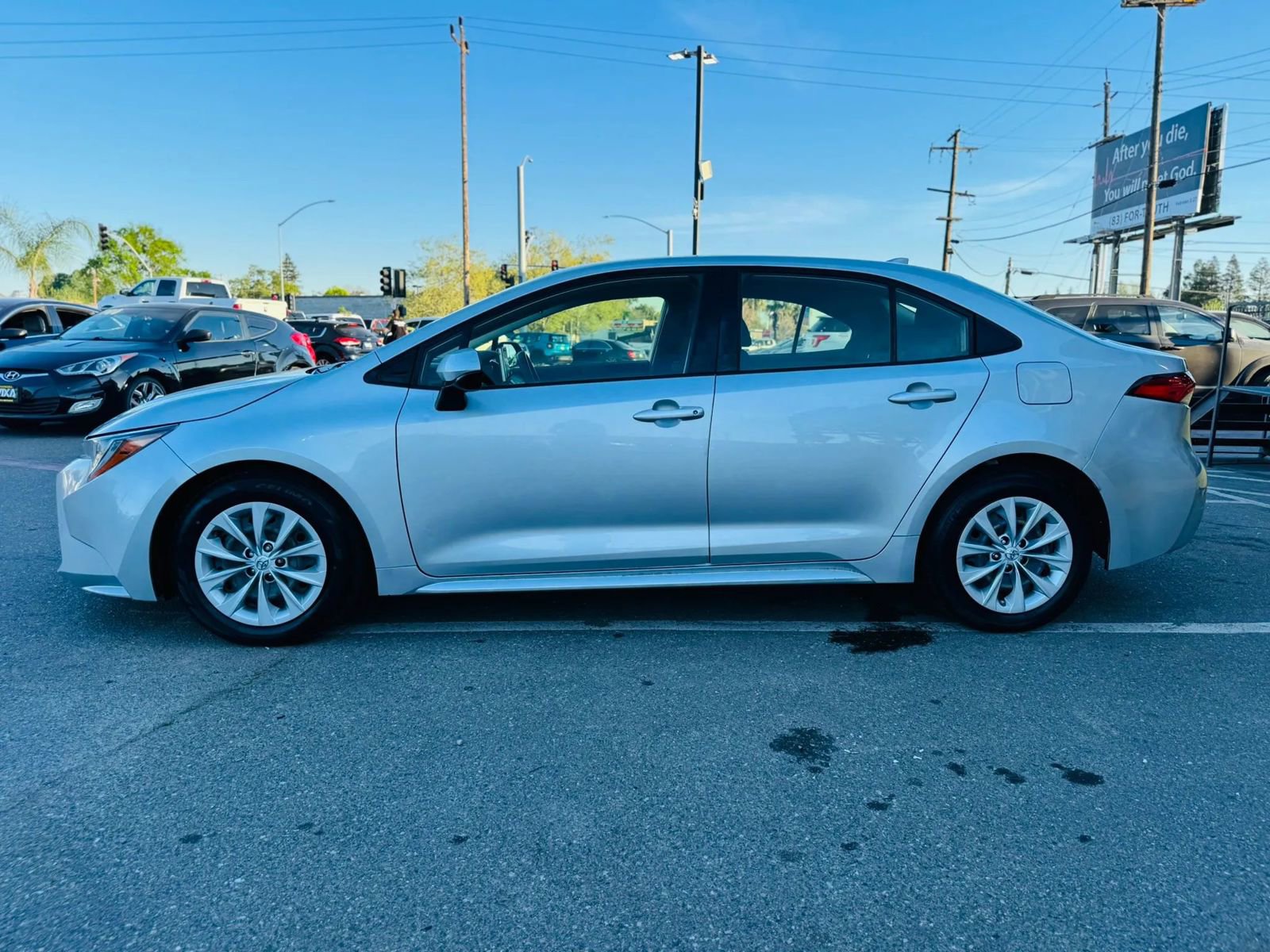 Used 2021 Toyota Corolla LE image 7