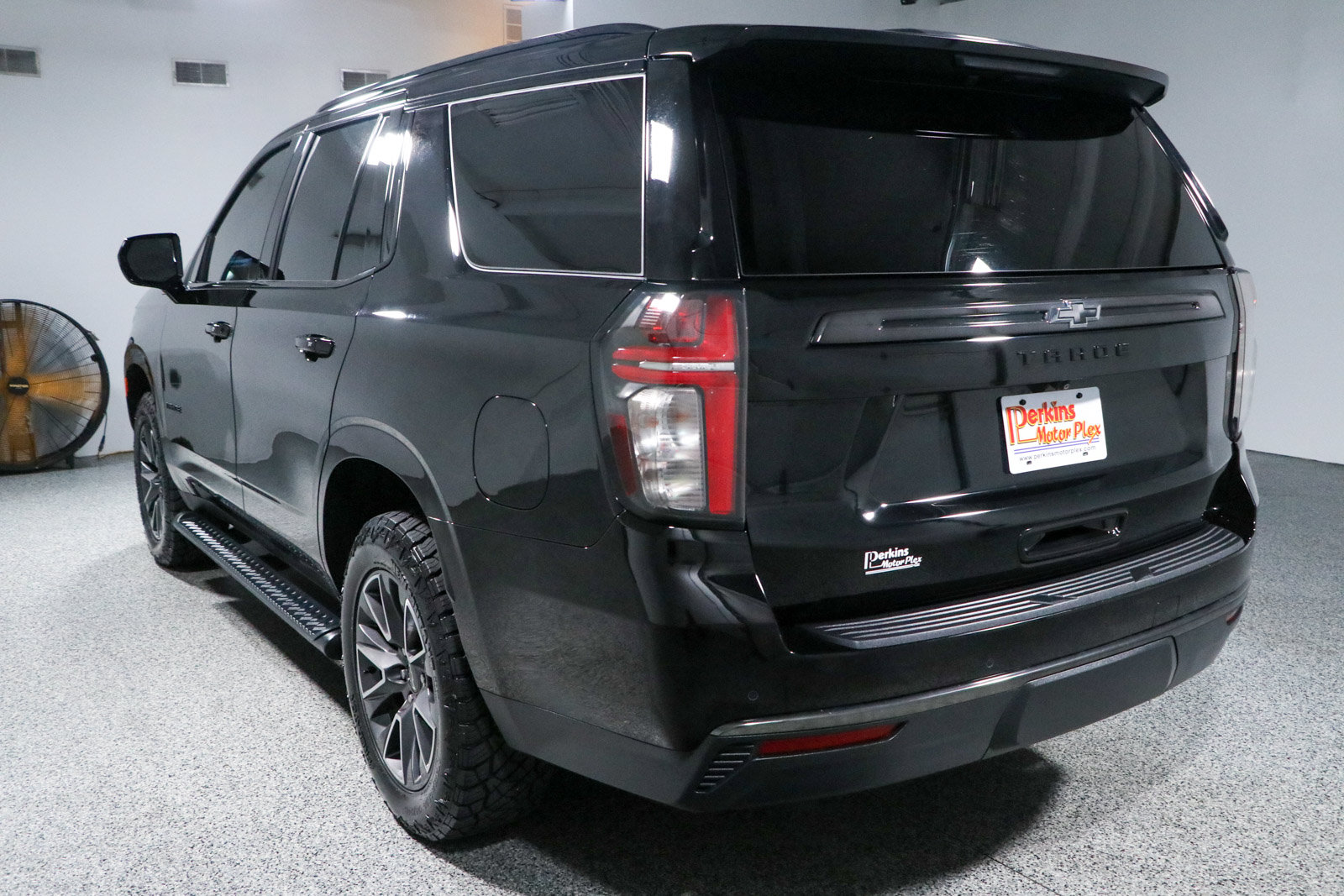 Used 2021 Chevrolet Tahoe Z71 w/ Rear Media and Nav Package AWD/4WD image 9