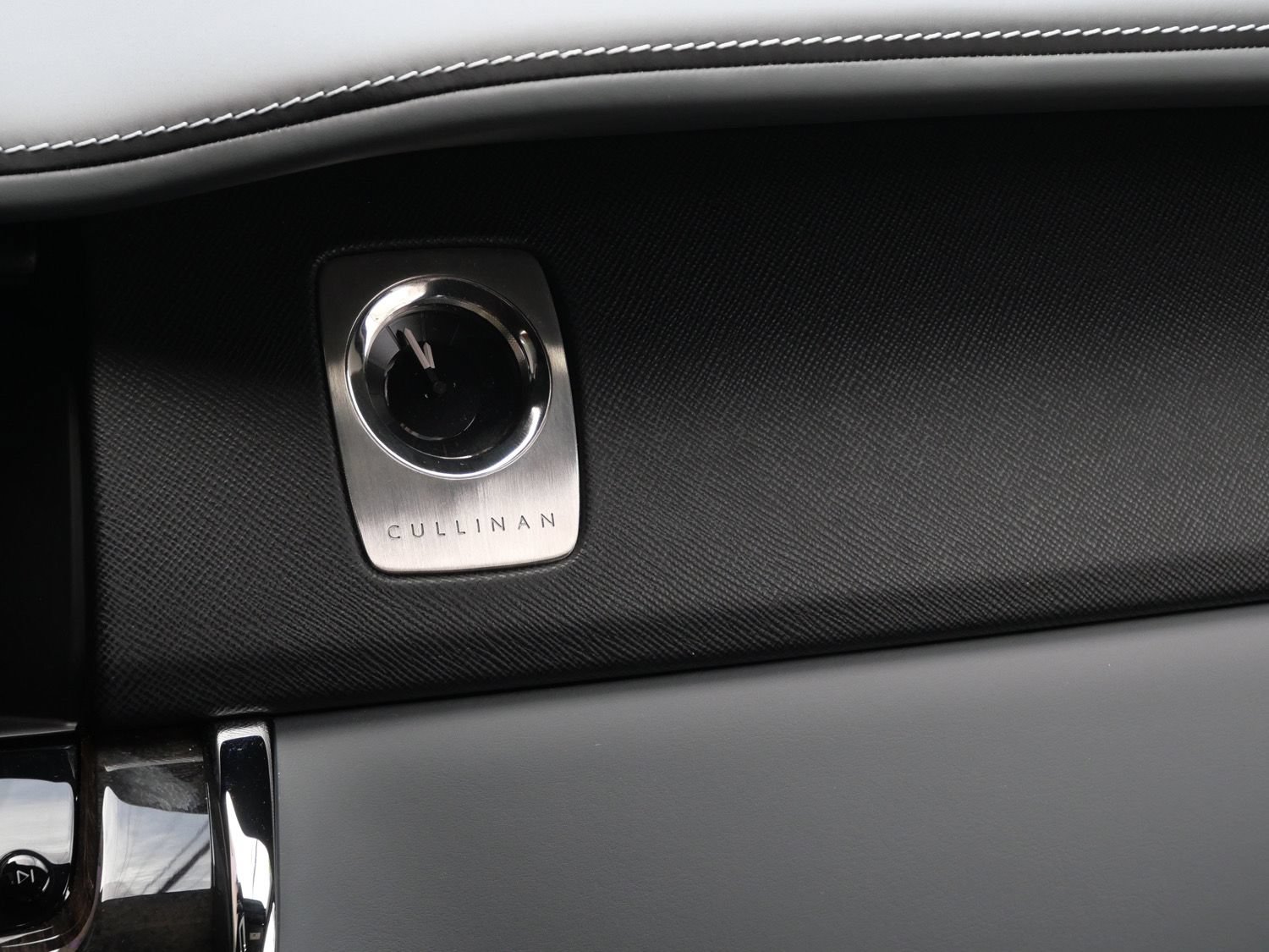 Used 2024 Rolls-Royce Cullinan w/ Cullinan Package AWD/4WD image 14