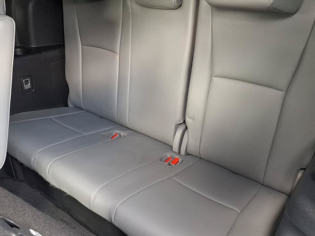 Used 2023 Toyota Highlander Limited FWD image 25