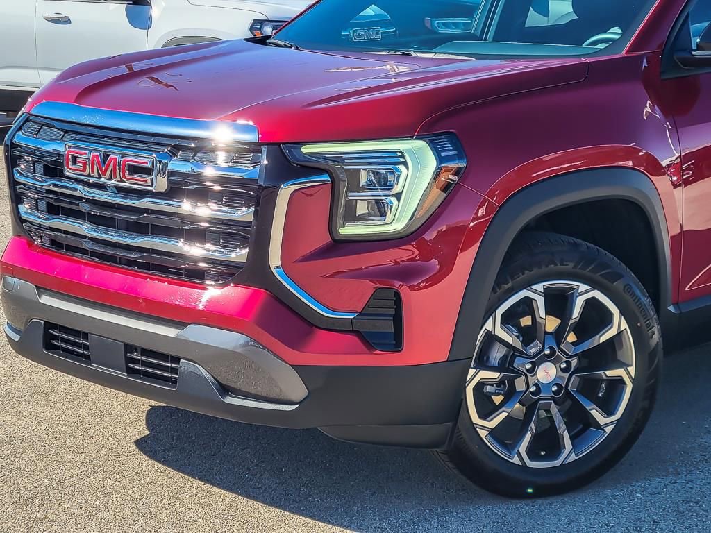 Used 2025 GMC Terrain Elevation w/ Elevation Premium Package image 3