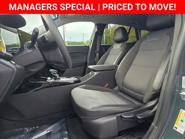 Certified 2025 Chevrolet Trax LT FWD image 21