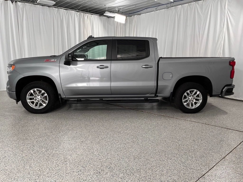 Used 2024 Chevrolet Silverado 1500 RST AWD/4WD image 2