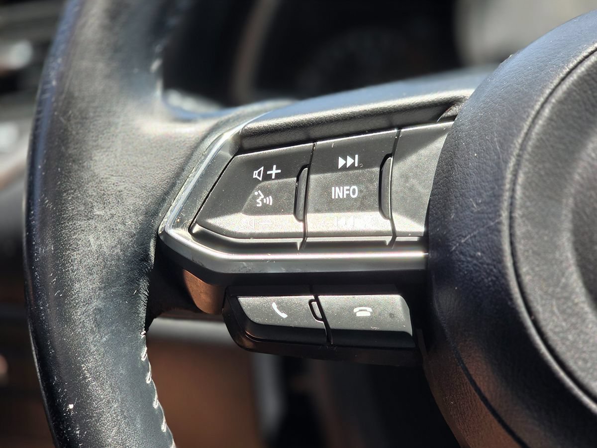 Used 2018 MAZDA MAZDA3 Touring FWD image 29