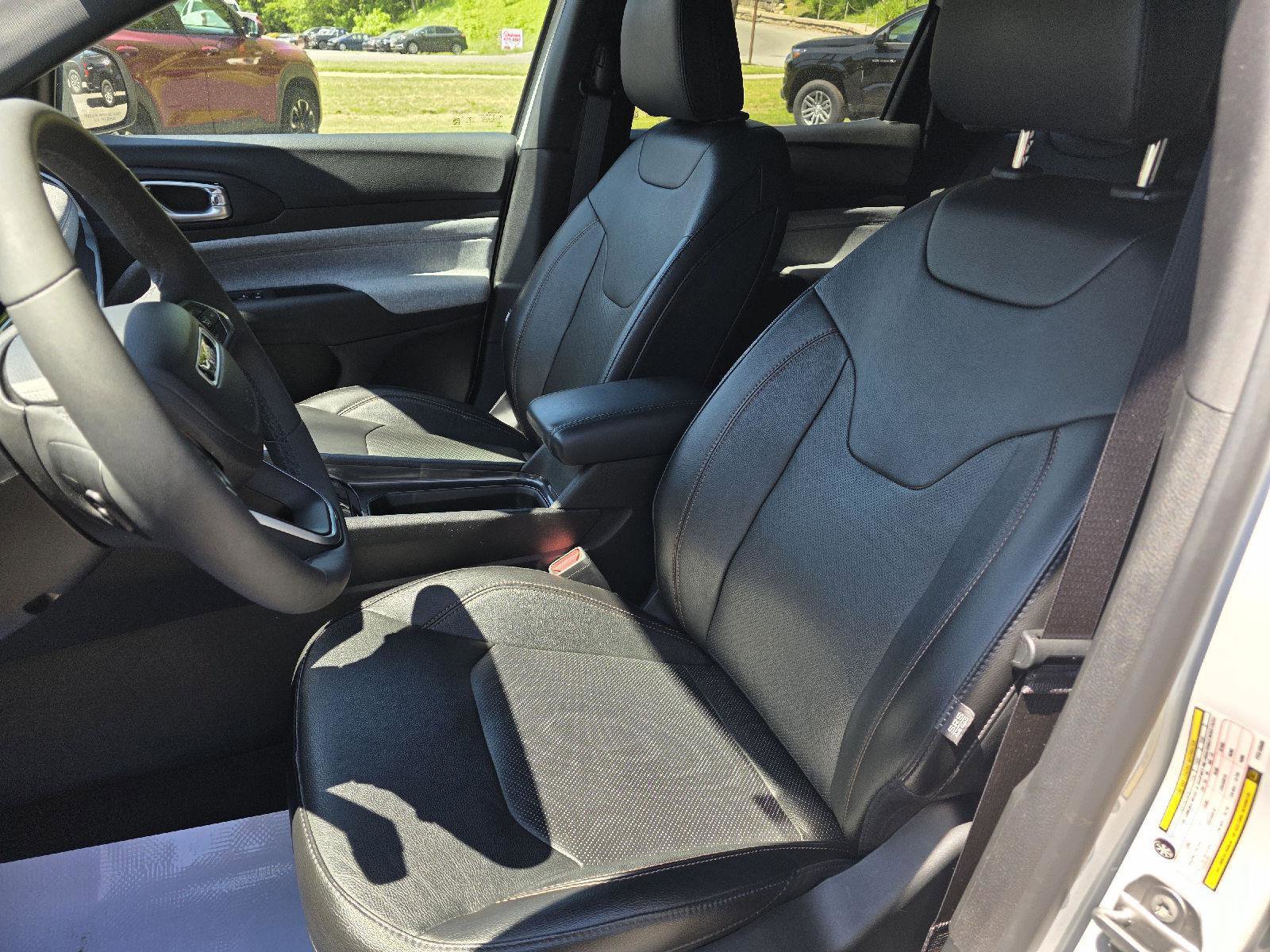 Used 2023 Jeep Compass Latitude AWD/4WD image 11