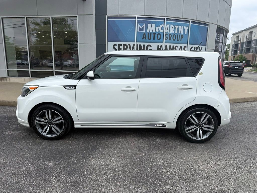 Used 2016 Kia Soul + w/ Soulful Package FWD image 2