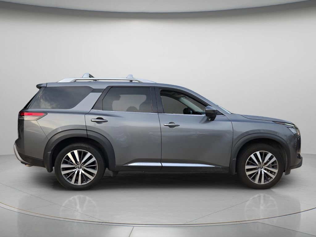 Used 2022 Nissan Pathfinder Platinum w/ Cargo Package FWD image 8