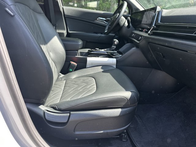 Used 2025 Kia Sportage X-Pro AWD/4WD image 16