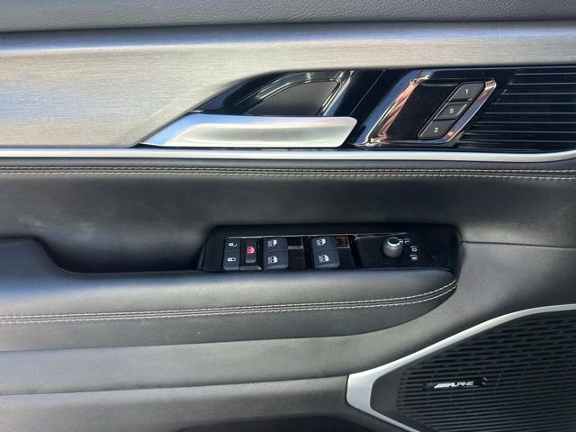 Used 2025 Jeep Wagoneer L 4WD image 23