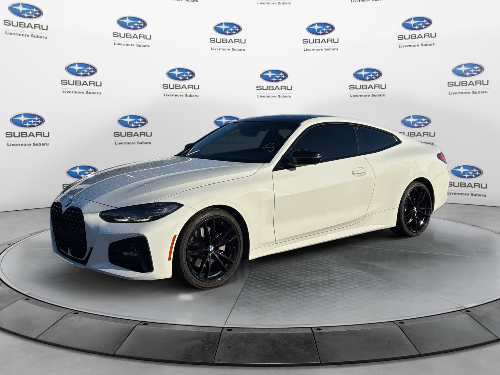 Used 2022 BMW 430i Coupe w/ M Sport Package RWD image 2