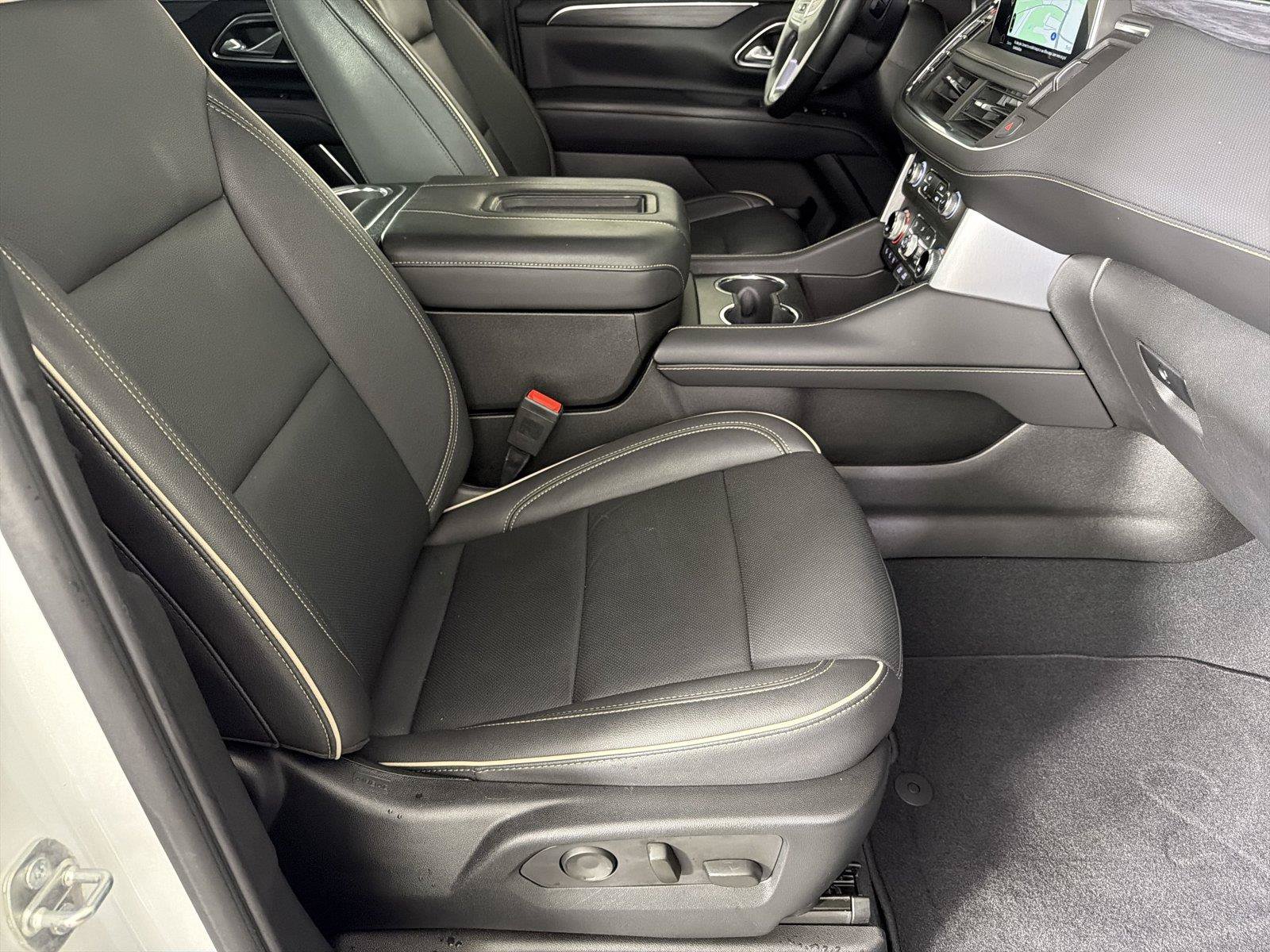 Used 2023 GMC Yukon XL SLT w/ SLT Premium Package AWD/4WD image 11