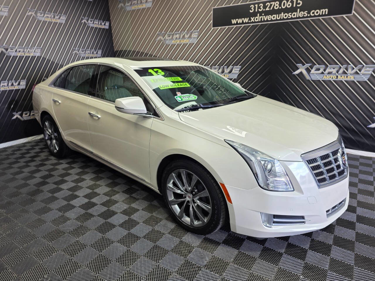 Used 2013 Cadillac XTS Luxury w/ Driver Awareness Package FWD image 8