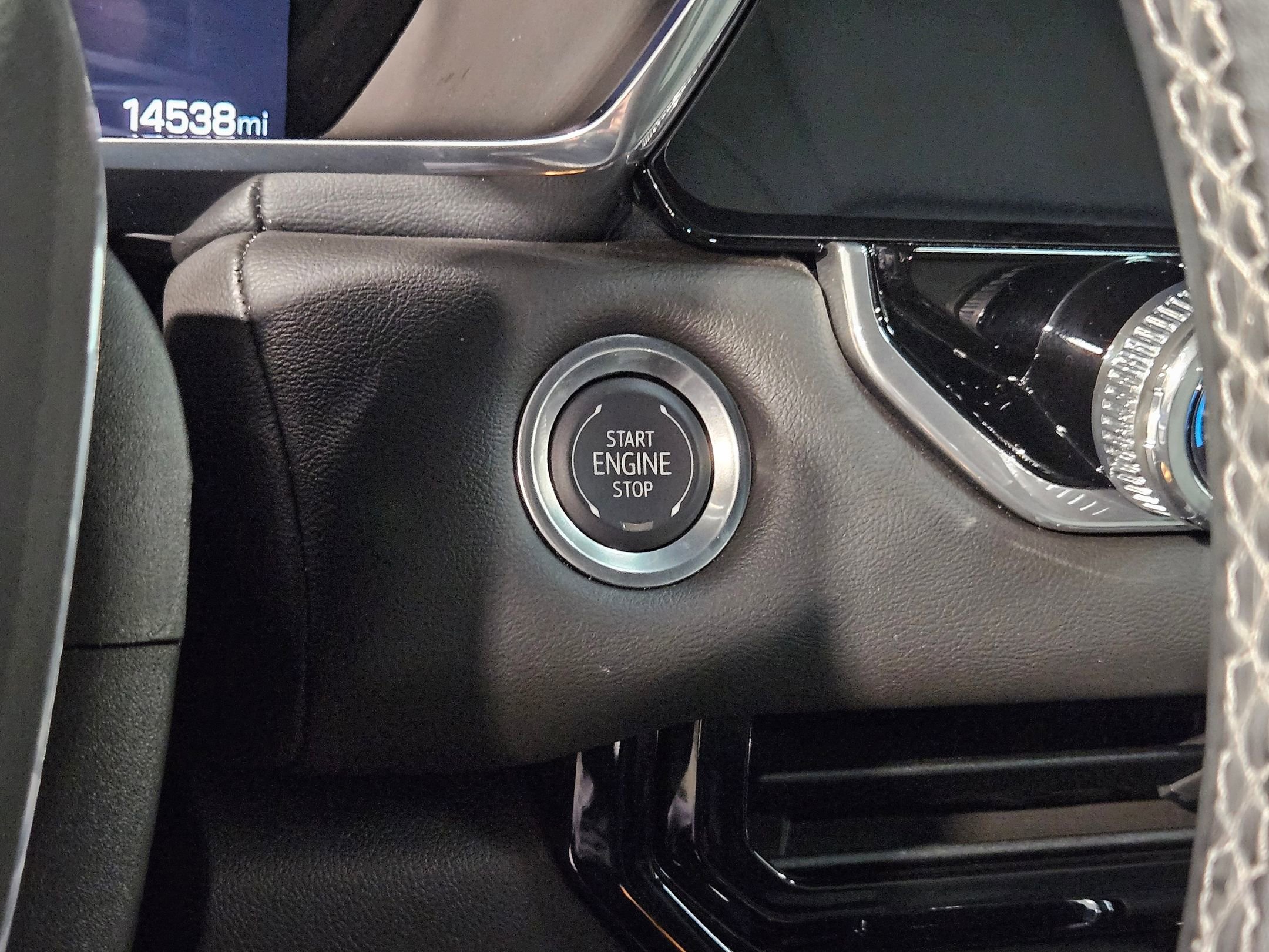 Used 2024 GMC Canyon Elevation w/ Elevation Premium Package image 33