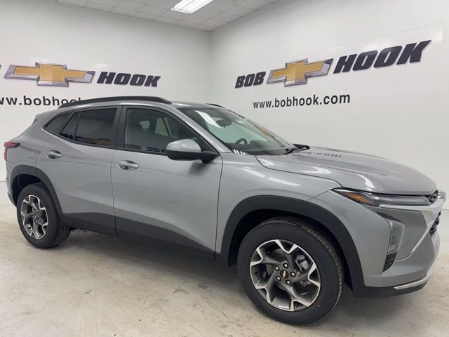 New 2026 Chevrolet Trax LT w/ Driver Confidence Package image 3