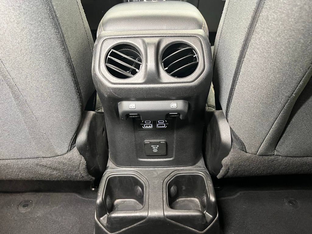 Used 2024 Jeep Wrangler Unlimited Sahara AWD/4WD image 11