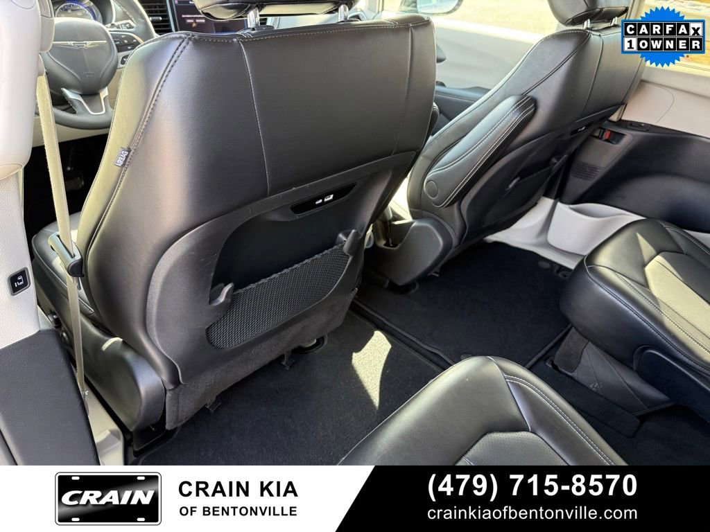Used 2024 Chrysler Pacifica Touring-L image 27
